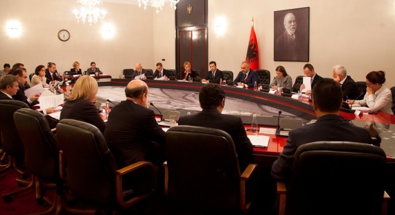 Qeveria, 49 milion leke fond per biznesin e vogel dhe te mesem
